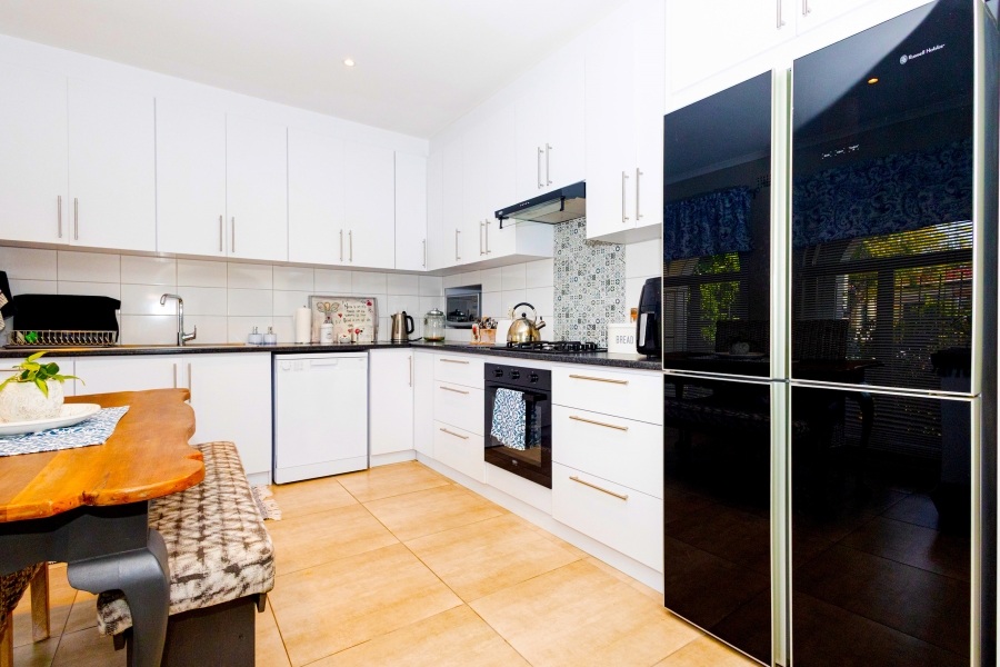 4 Bedroom Property for Sale in Stellenridge Western Cape
